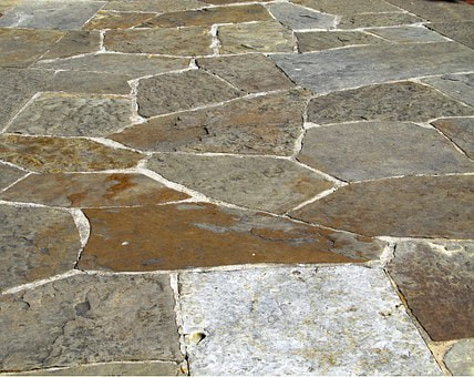 this is an image of flagstone pathway